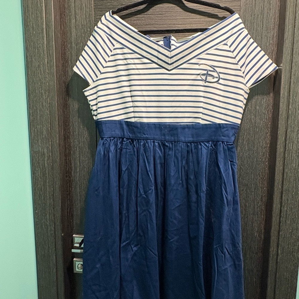 Disney Her Universe Casual White and Blue Retro A-Line Dress